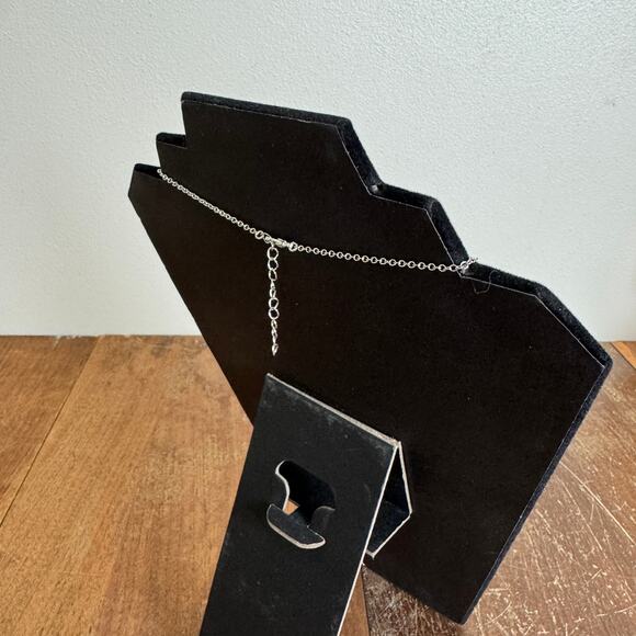 Druzy navy‎ blue iridescent rectangular silver tone rhinestone necklace - Picture 5 of 7